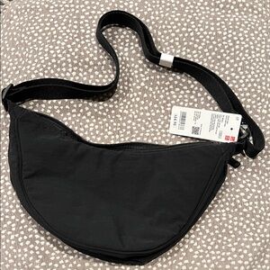 Uniqlo Round Mini Black Crossbody Bag